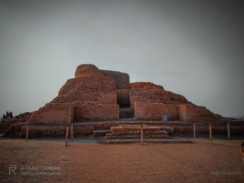 Buddhist Stupa, Mohen jo Daro, Larkana