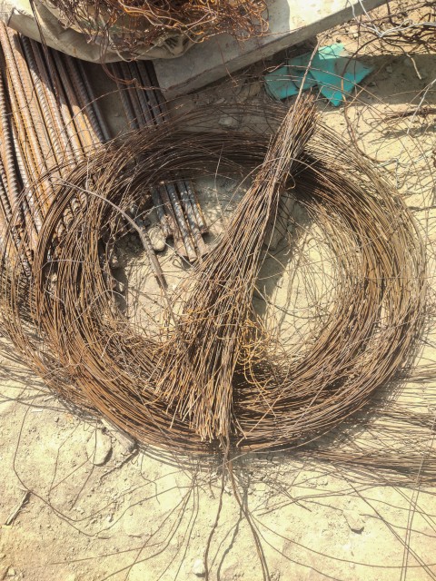 Fine wire for tying iron mesh with thin wires