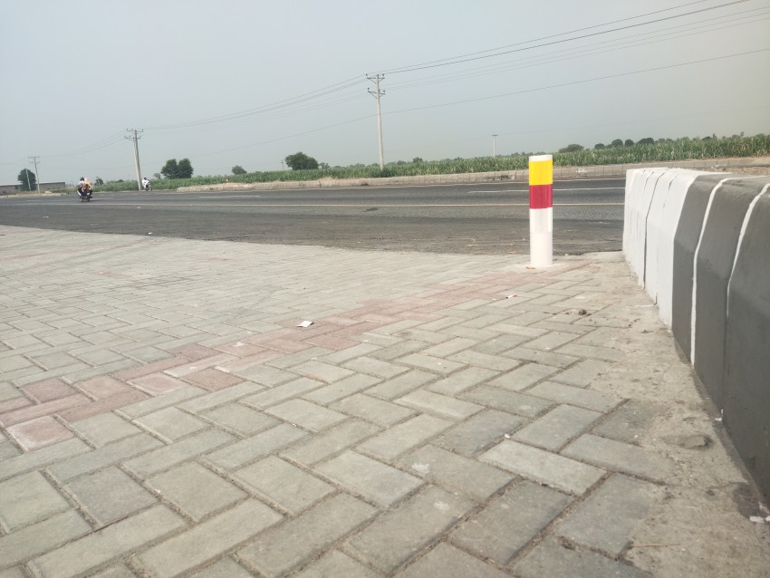 Petrol pump sign on National Highway